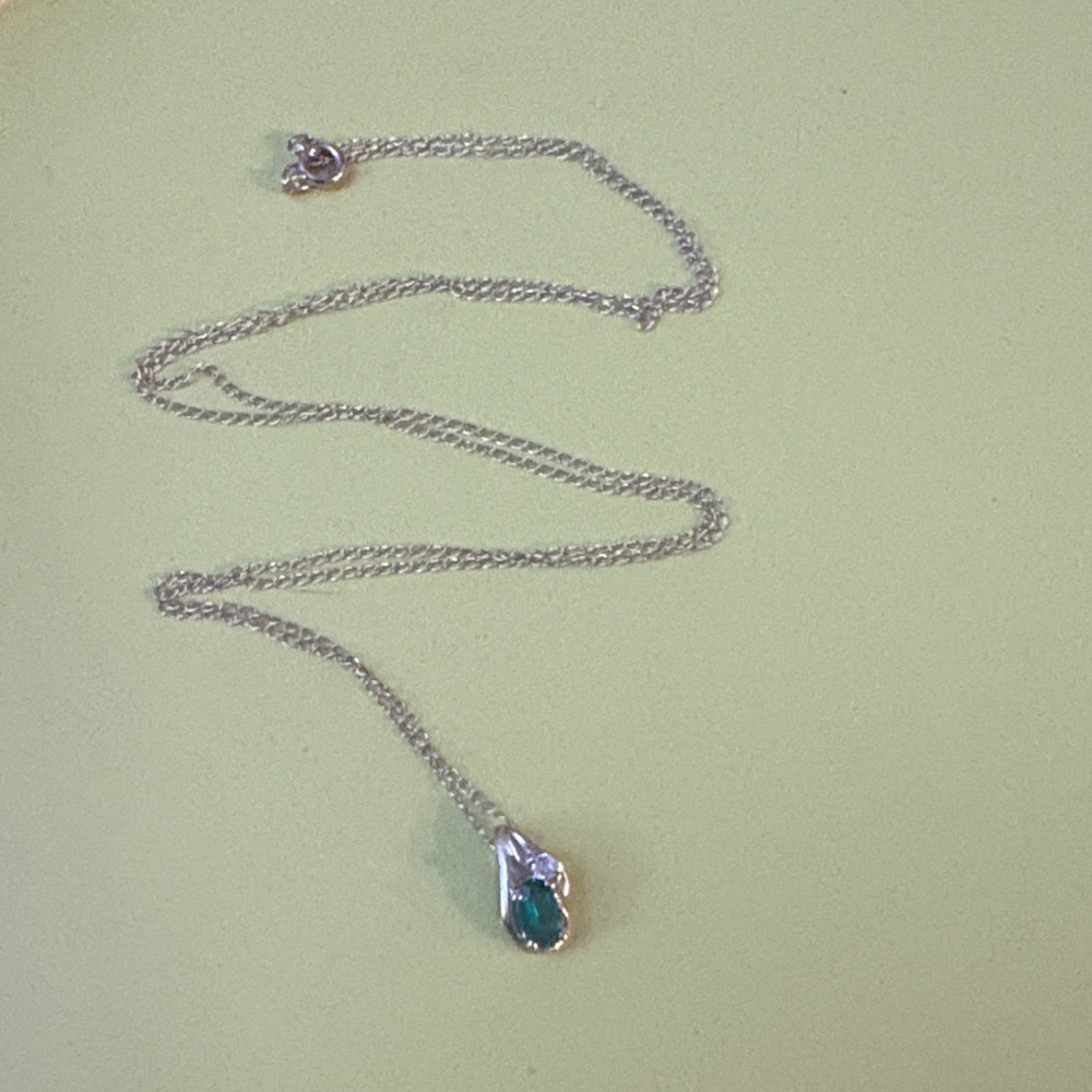 10k yellow gold likely emerald pendant and chain